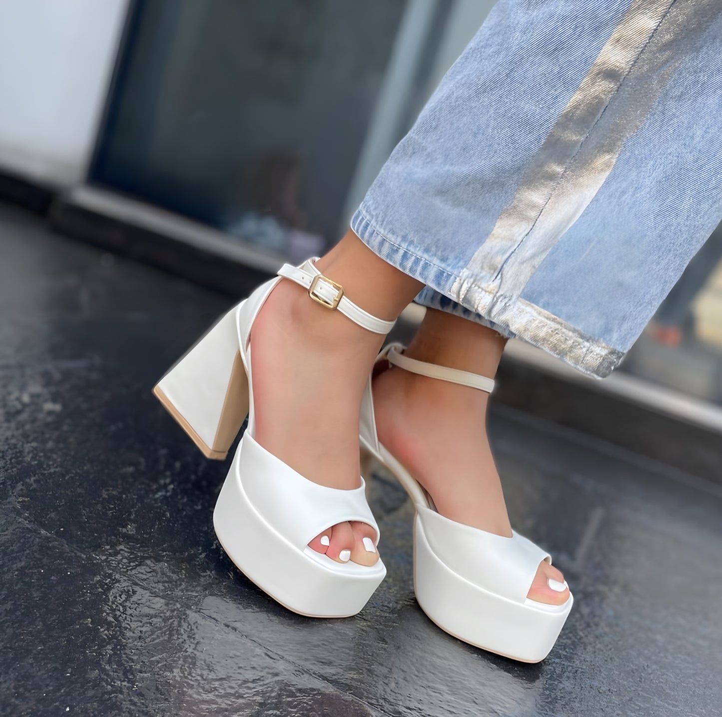 Bratz white
